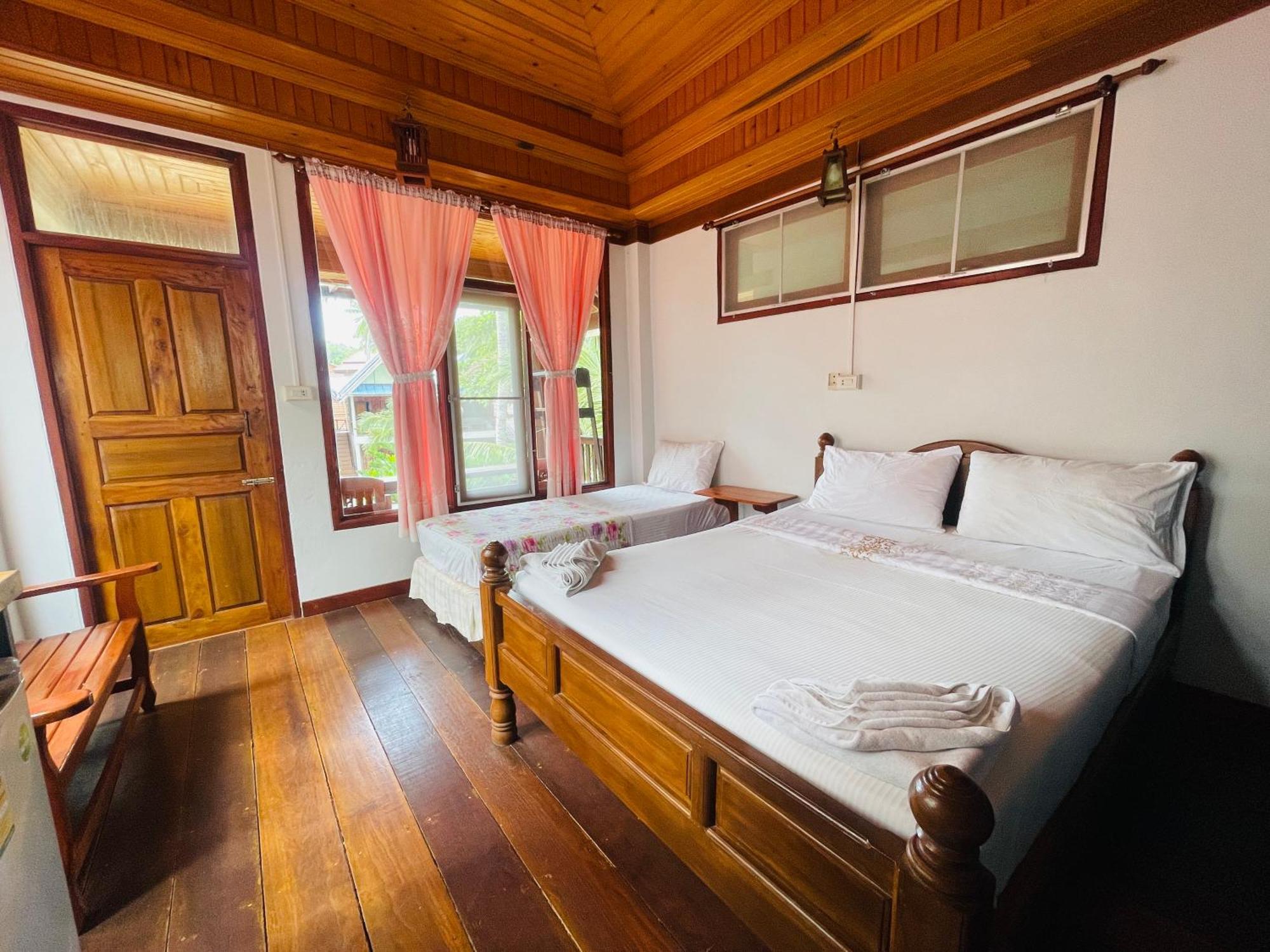 Big Fish Resort Ko Tao Esterno foto